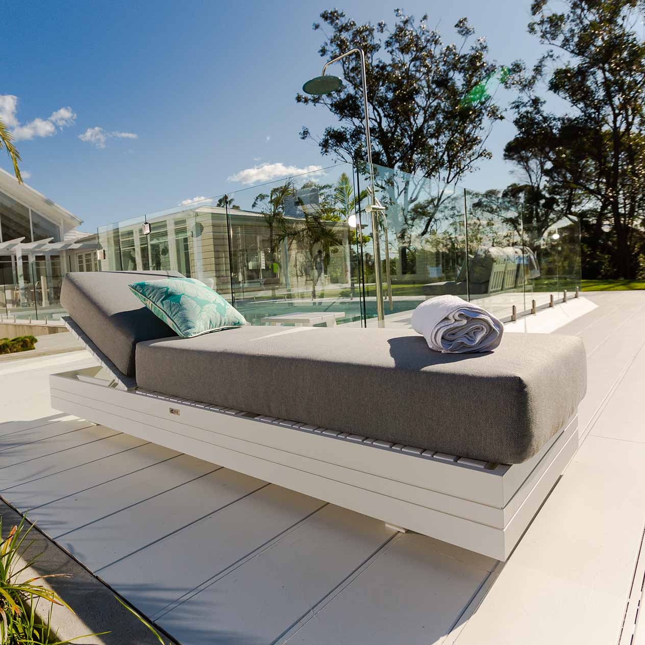[Clearance] Last One Hannover 3 Seater Outdoor Aluminium Lounge With Sunlounger Feature at Moorabbin (MOR) VIC Store Only - Image 2