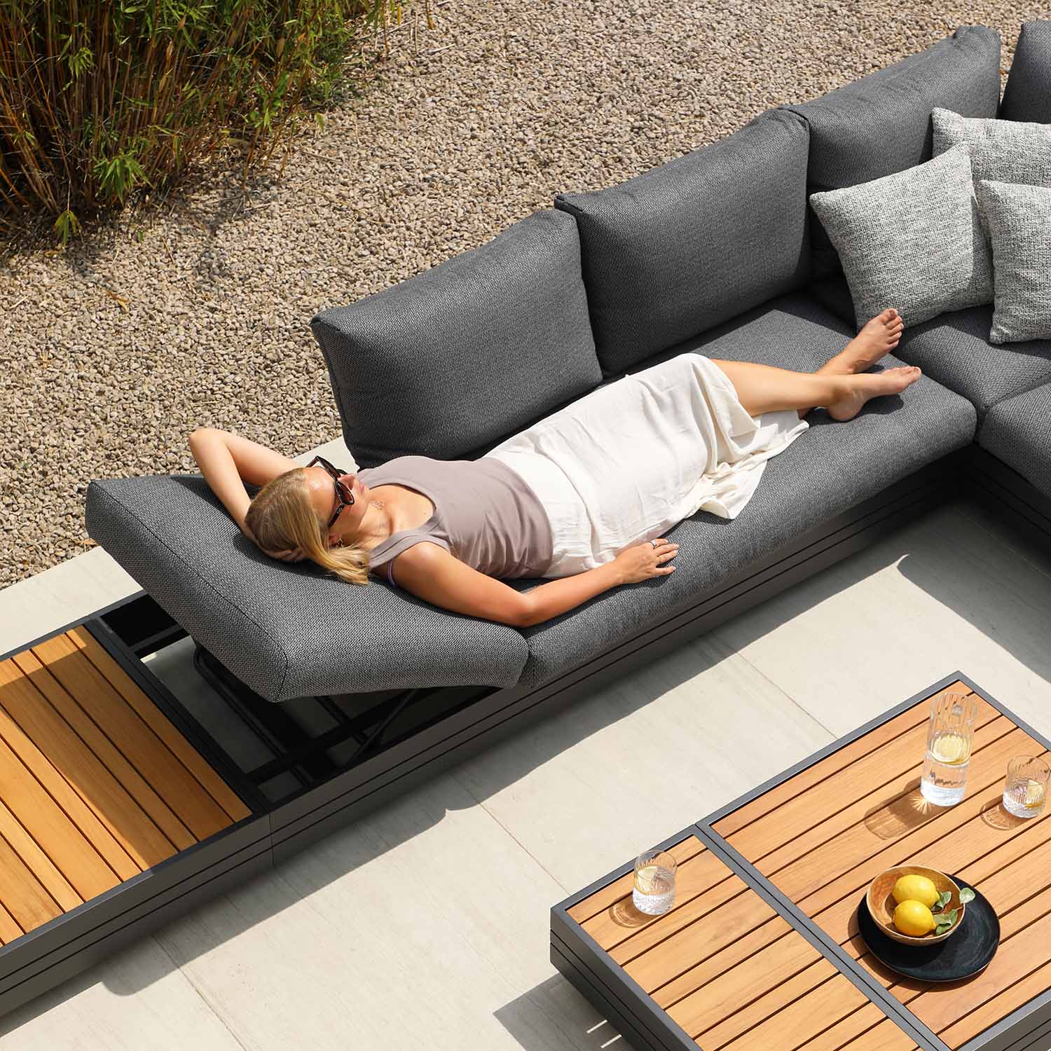 Hannover II 6 Seater Aluminium Outdoor Modular Lounge With Coffee Table - Image 27
