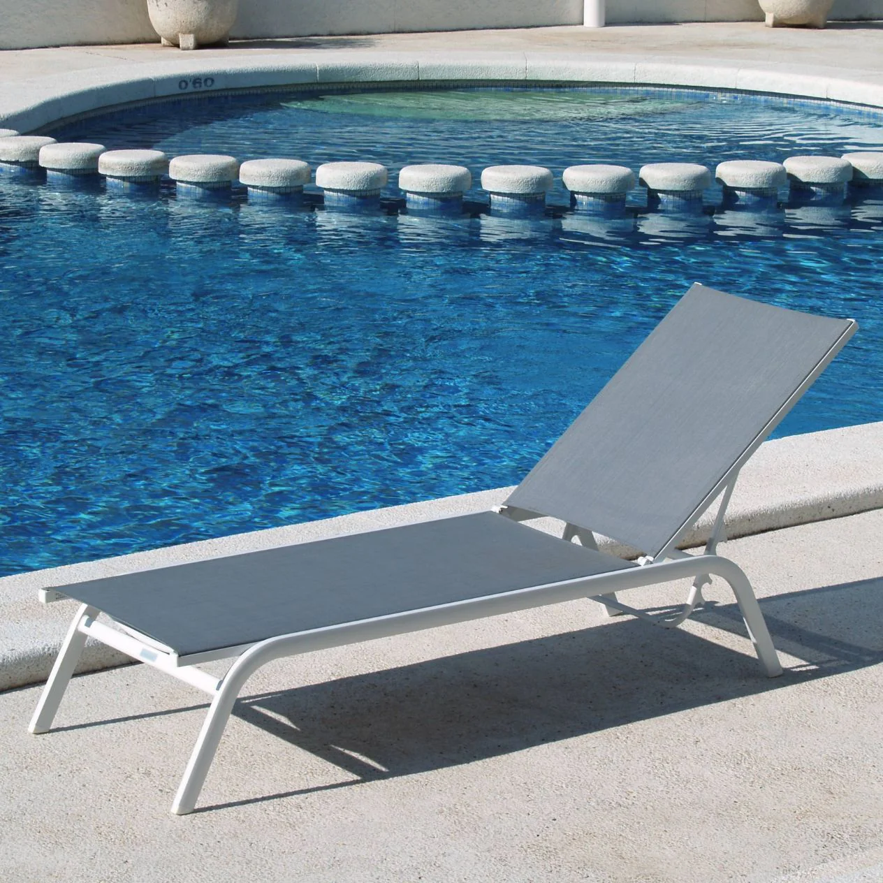June Outdoor Aluminium Sun Lounger - Image 4