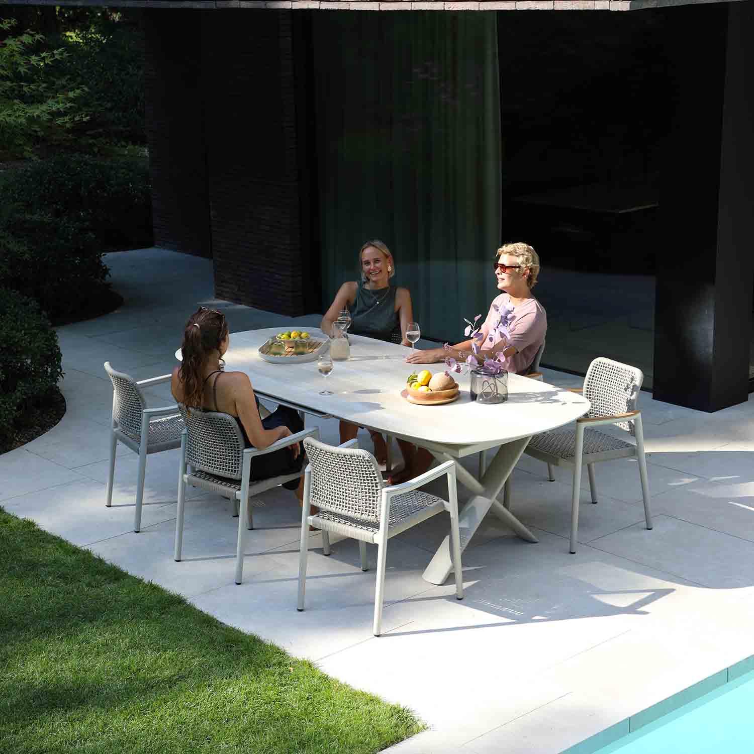 Katherine Outdoor Ceramic Extension Dining Table 250/310 cm - Image 11