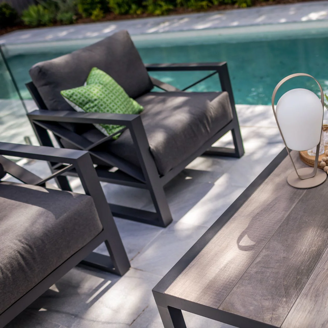 Linear 4 Seater Aluminium Outdoor Lounge - Image 6