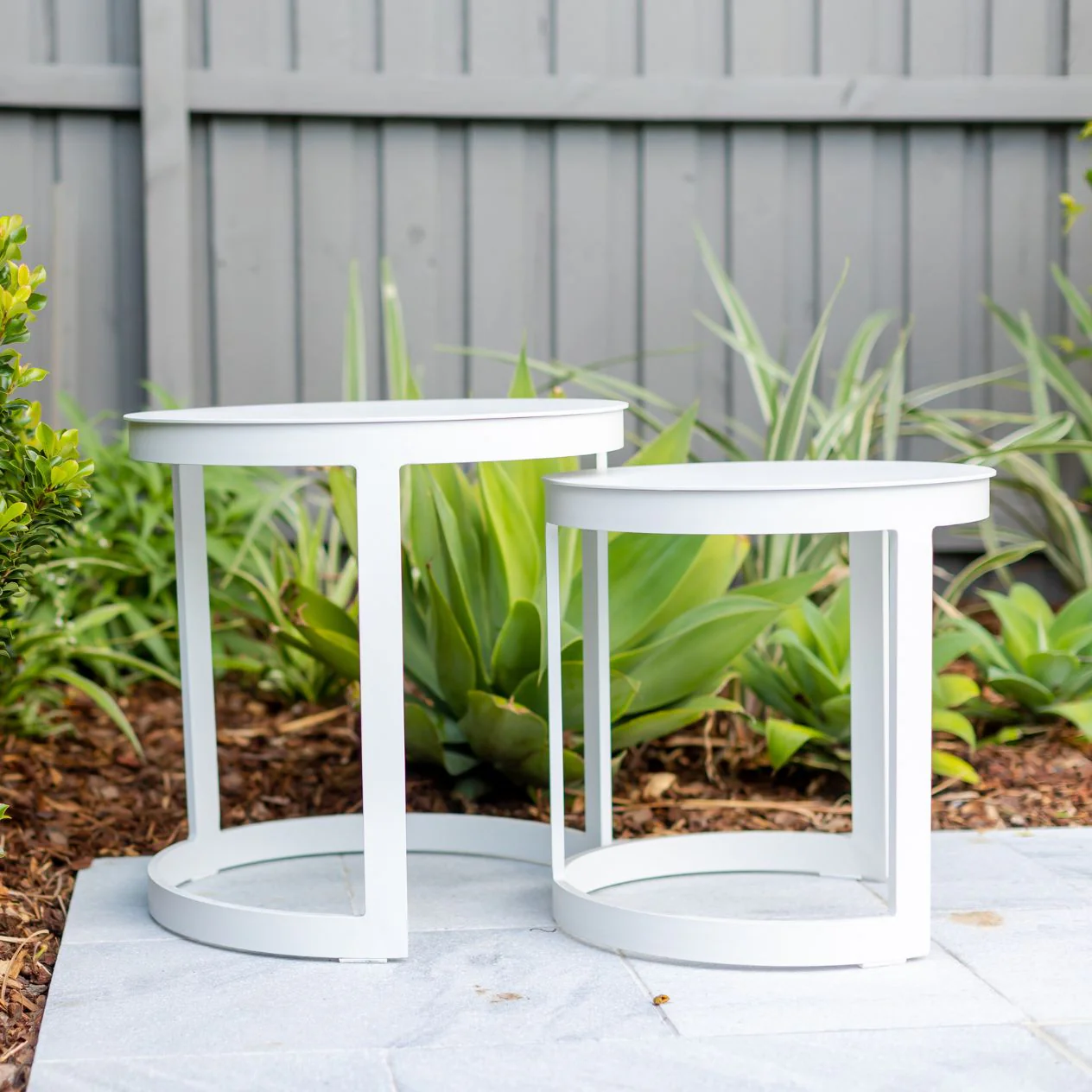 Neverland Outdoor Aluminium Round Side Table 44 cm - Image 3