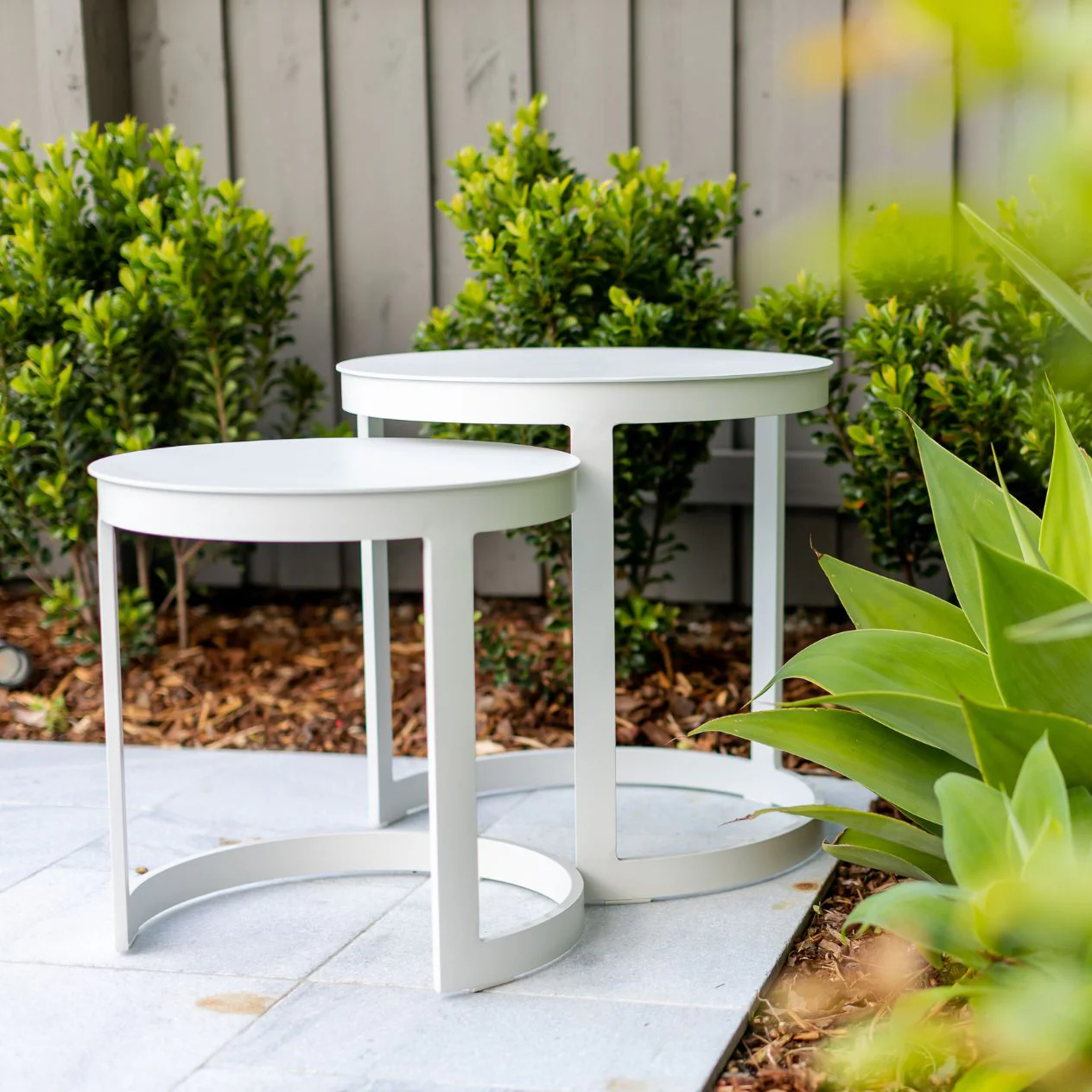Neverland Outdoor Aluminium Round Side Table 52 cm - Image 5
