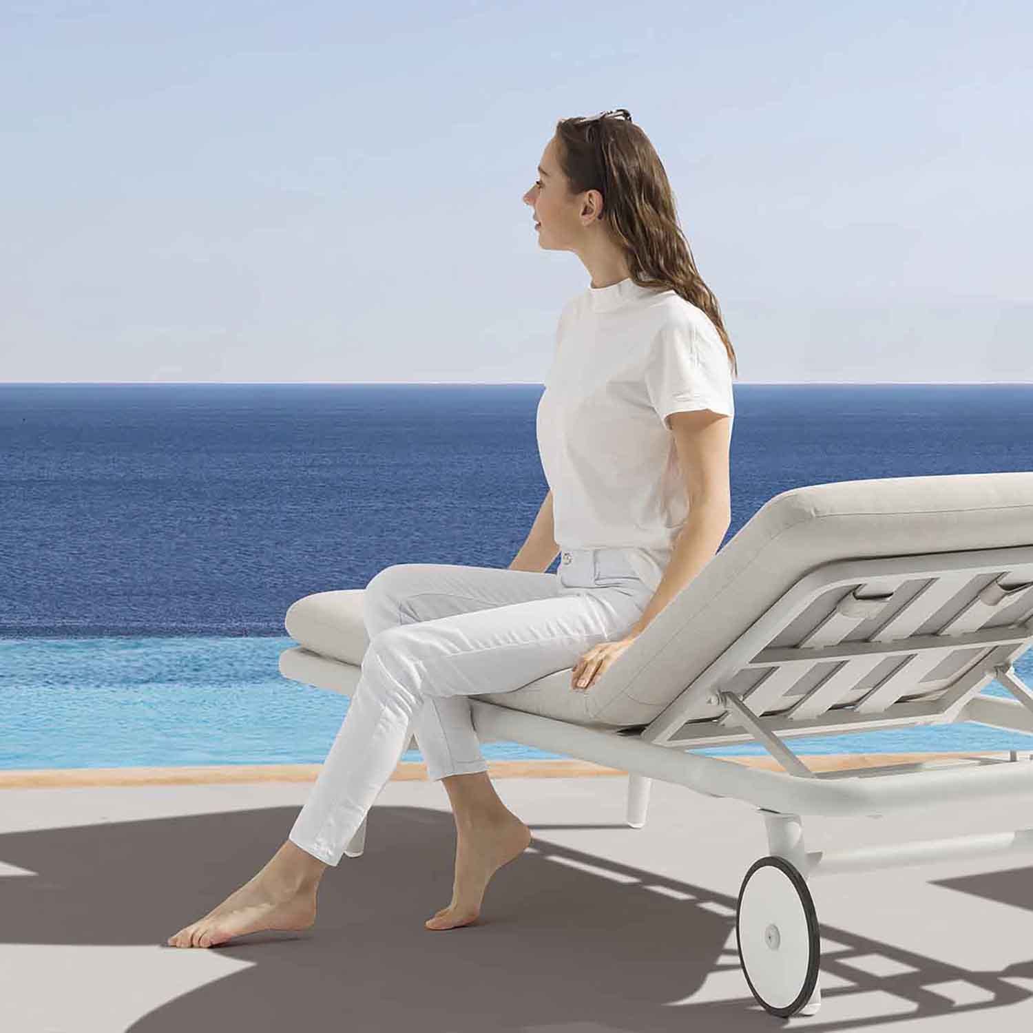 Sorrento Outdoor Aluminium Sun Lounger - Image 3