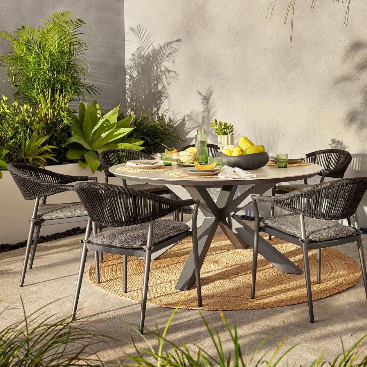 Trivento II Ceramic Outdoor Round Dining Table 148 cm - Image 2