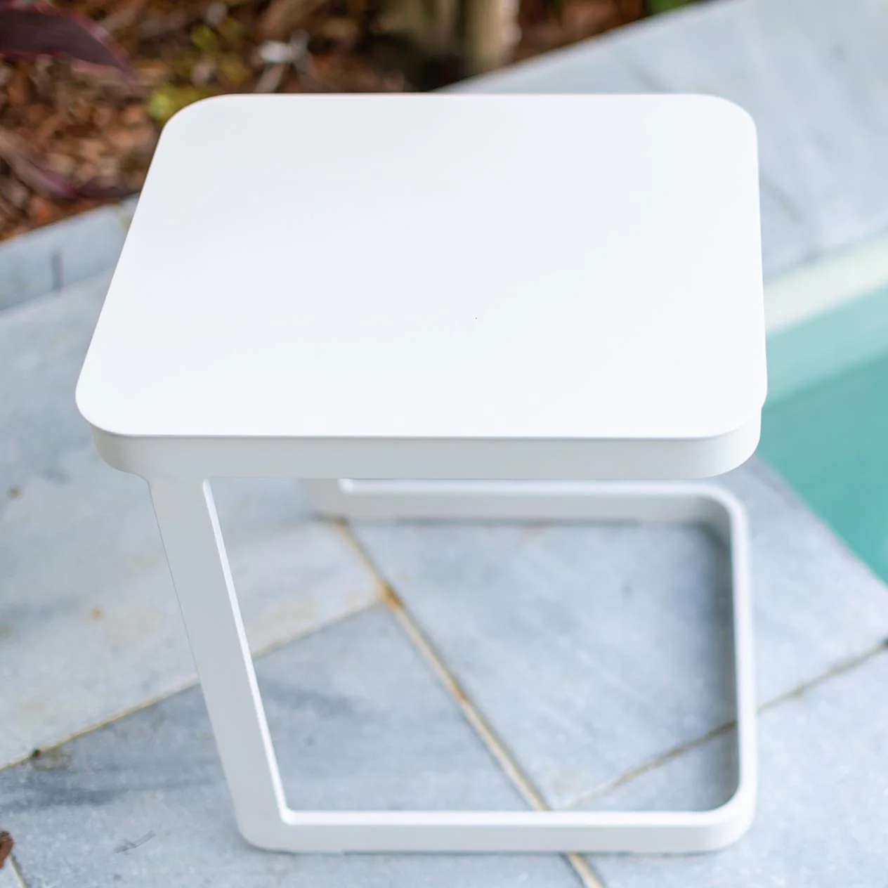 Verona Outdoor Aluminium Side Table 43 cm - Image 5