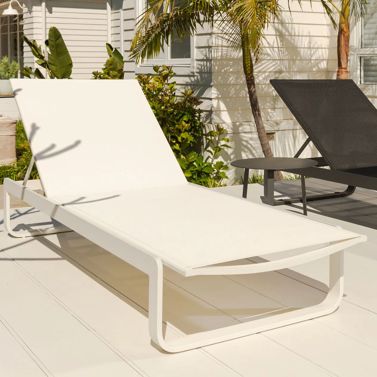 Verona Outdoor Aluminium Sun Lounger - Image 3