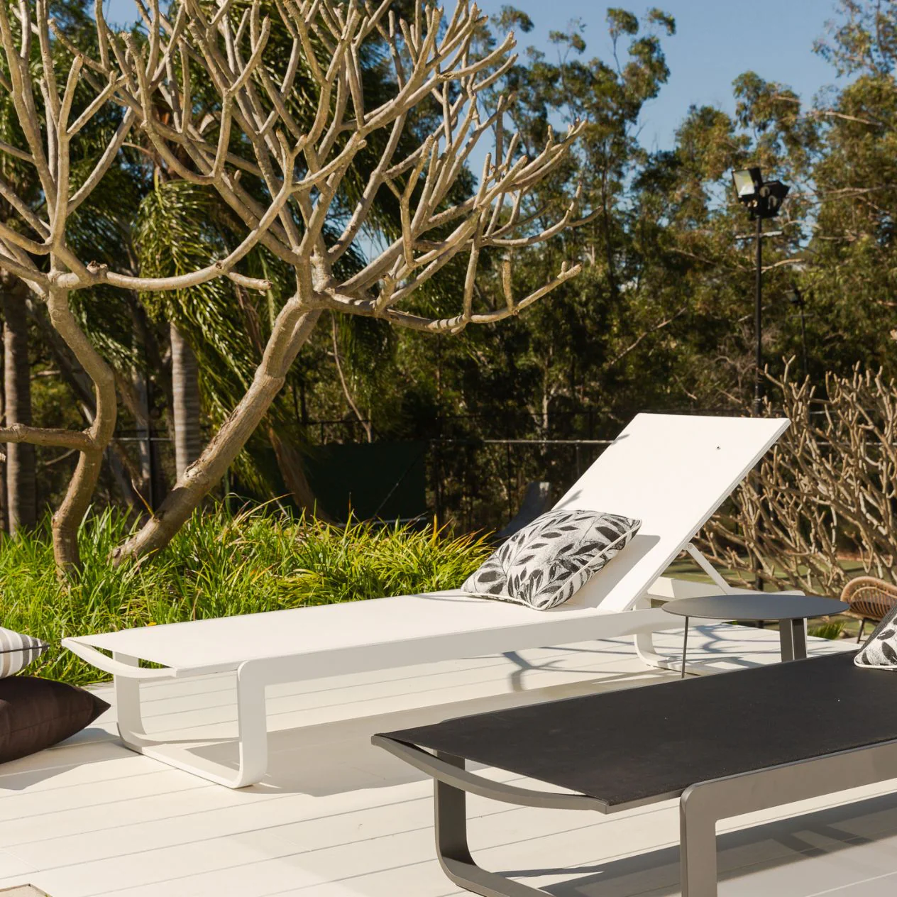 Verona Outdoor Aluminium Sun Lounger - Image 6