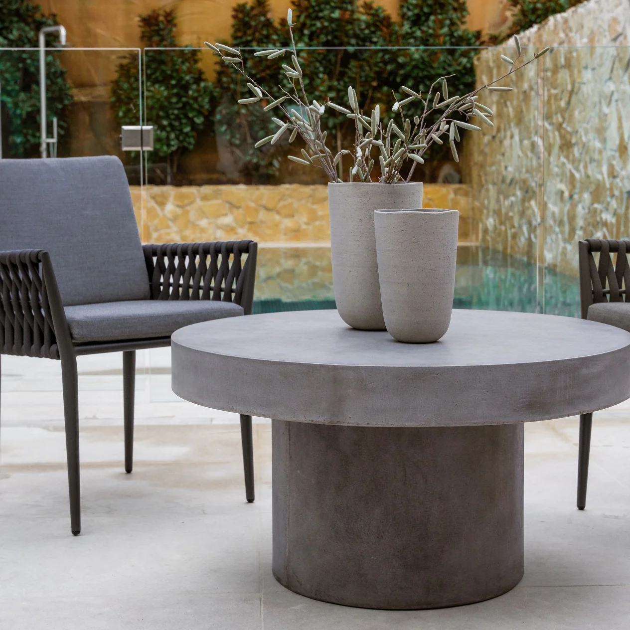 Zen Round Outdoor Concrete Round Coffee Table 90 cm - Image 3